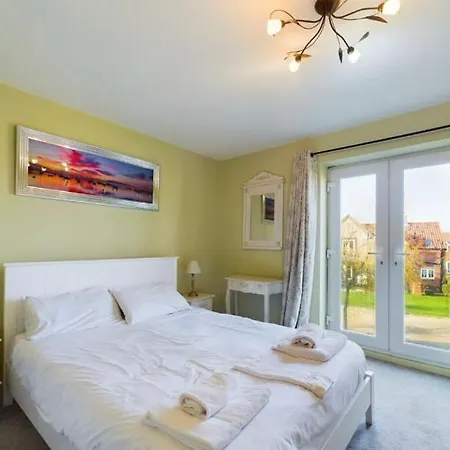 Pooches Palace At The Bay Filey Reighton Exterior foto
